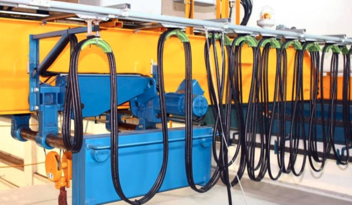 Festoonless cranes are possible with Tele Radio Remote Controls