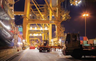 Liman konteyner terminalinde vinçler ve ekipmanlar için uzaktan kumanda ile güvenli operasyon sistemi